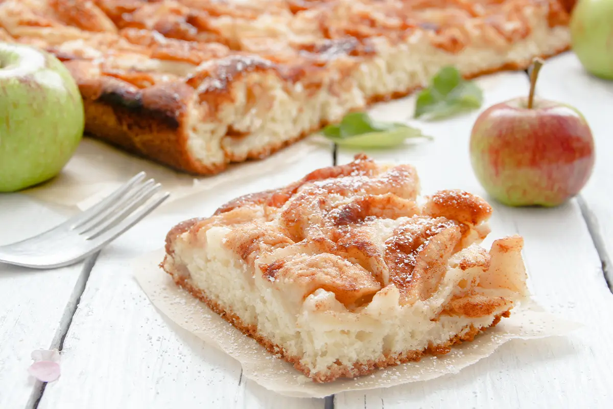 Apfelkuchen vom Blech [Foto: AdobeStock_Eflstudioart]