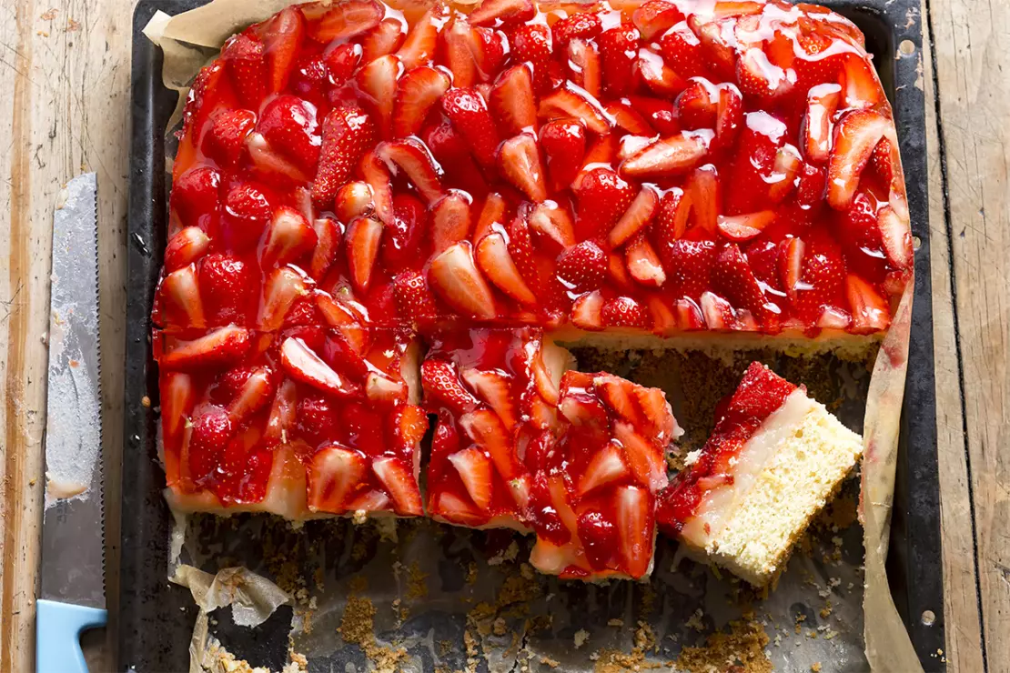 Erdbeerkuchen Foto: AdobeStock_Bart