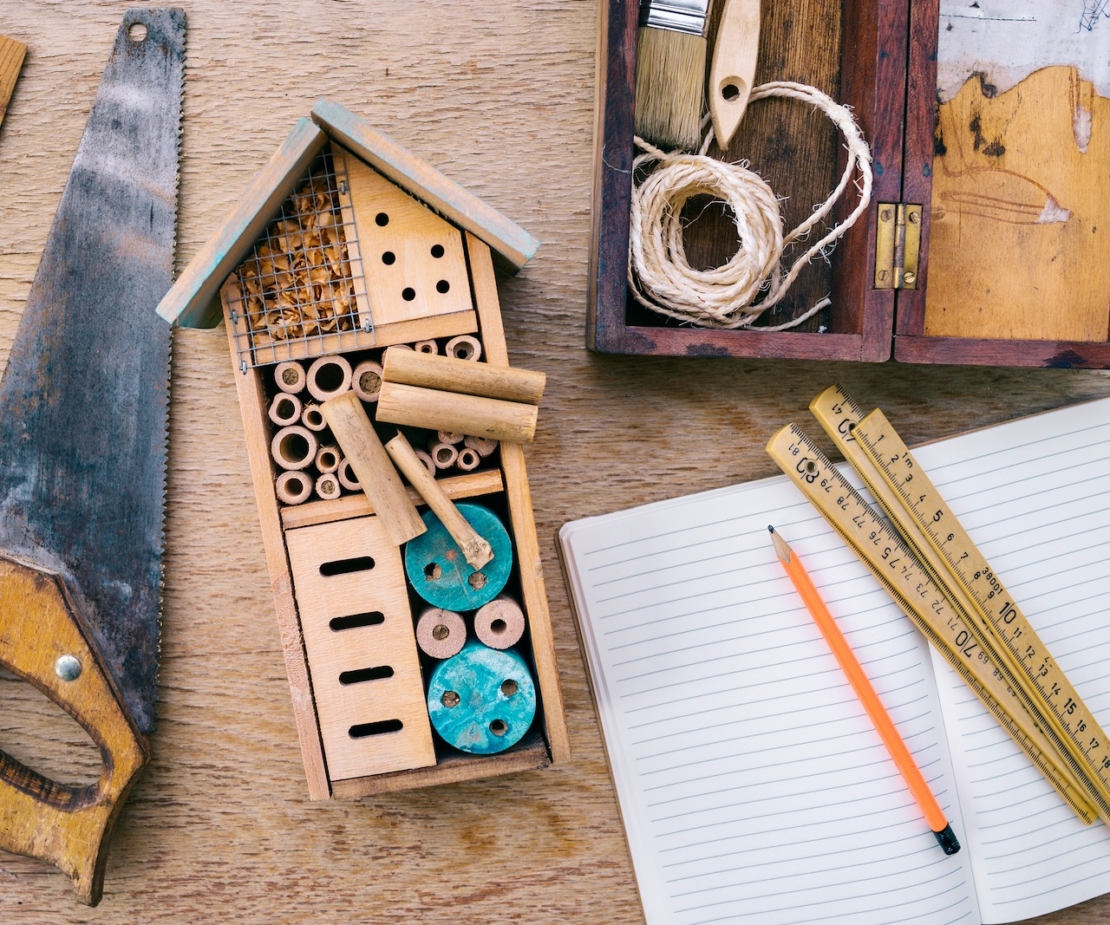 Insektenhotel bauen Foto: AdobeStock_Viktor Pravdica