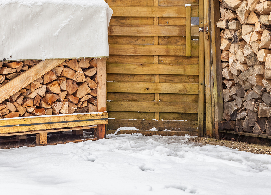 Brennholz lagern Foto: AdobeStock_Lilli