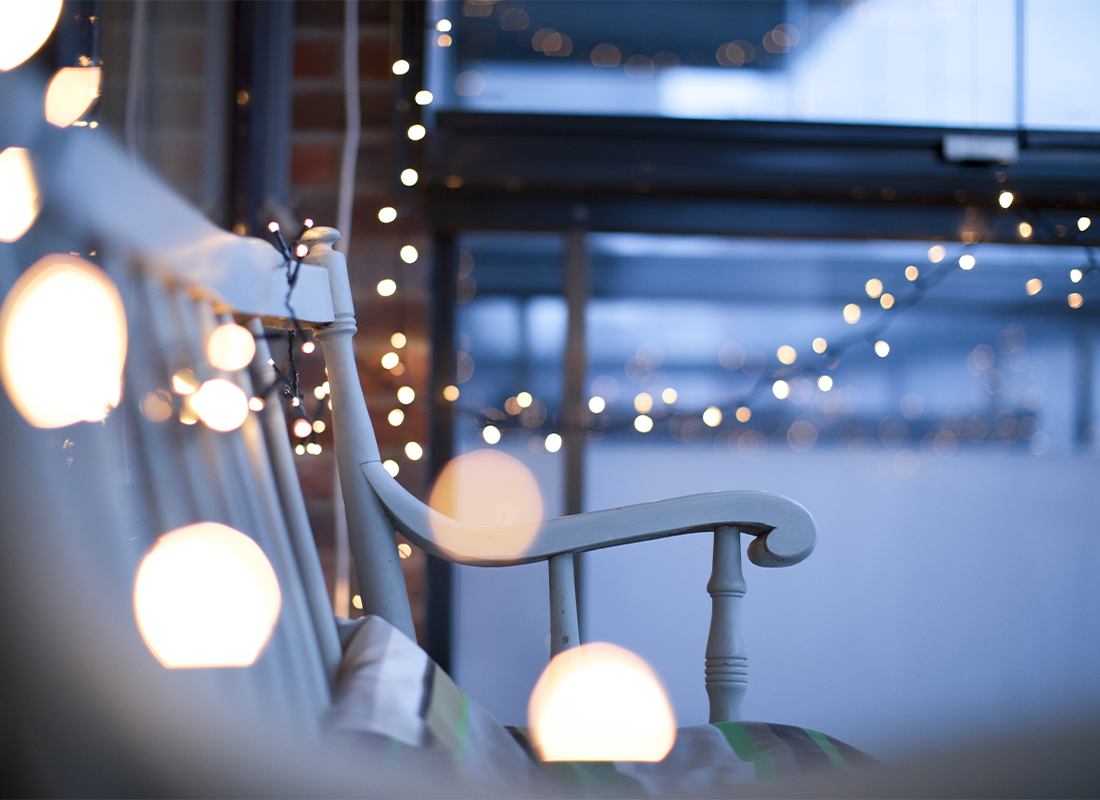 Weihnachtsdeko Balkon Foto: AdobeStock_Renate