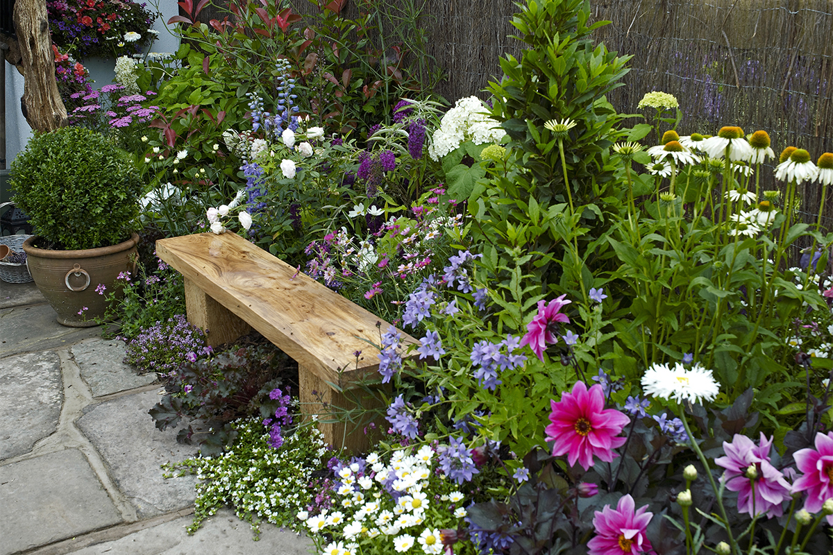 Kleinen Garten gestalten: 10 Ideen zum Platzsparen | GartenFlora