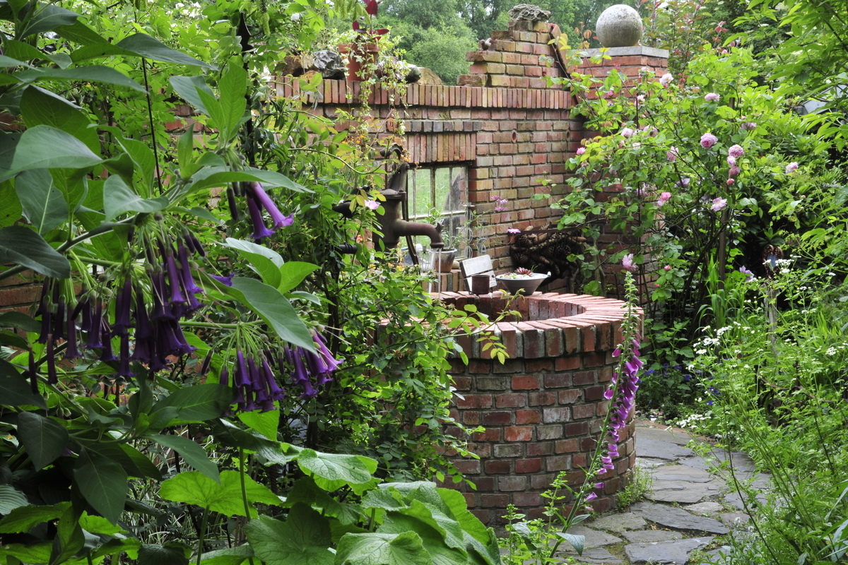 Steinmauer Garten Foto: © GartenFlora/Christian Gehler
