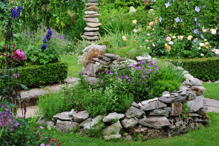 Kräuterspirale anlegen und bepflanzen So geht’s richtig! GartenFlora