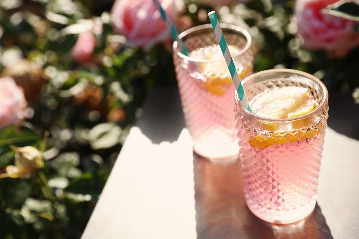 Rosenblüten-Limonade Foto: AdobeStock_New Africa