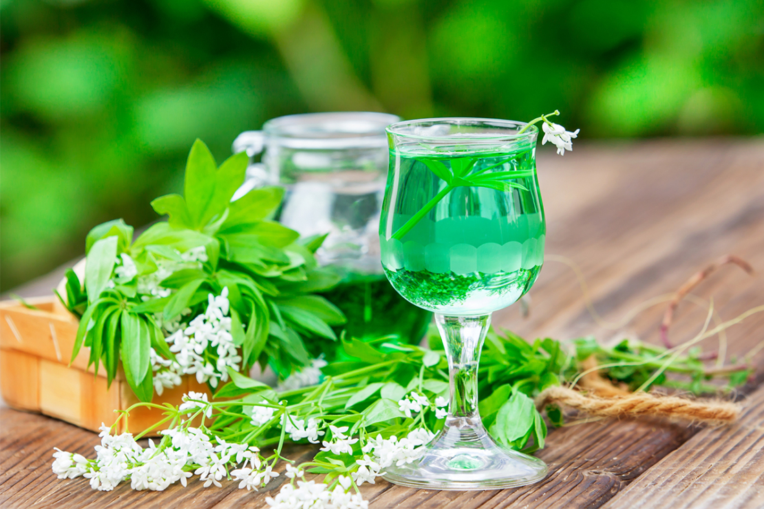 Waldmeistersirup Foto: AdobeStock_fotoknips