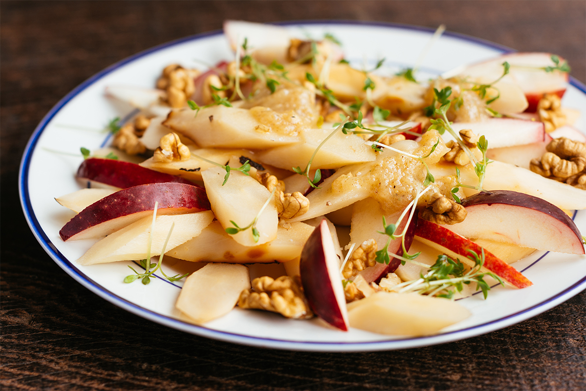 Schwarzwurzelsalat mit Äpfeln und Walnüssen | GartenFlora