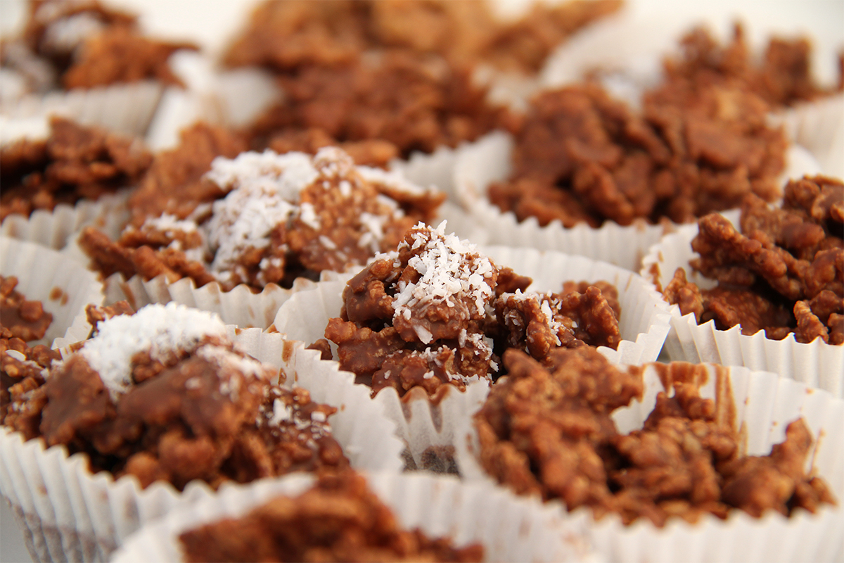 Schokocrossies in Muffinförmchen selbst gemacht  [Foto: AdobeStock_L.Bouvier]