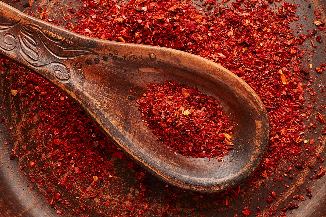 Mischung mit Chili und Paprika selber machen [Foto: AdobeStock_Nik_Merkulov]