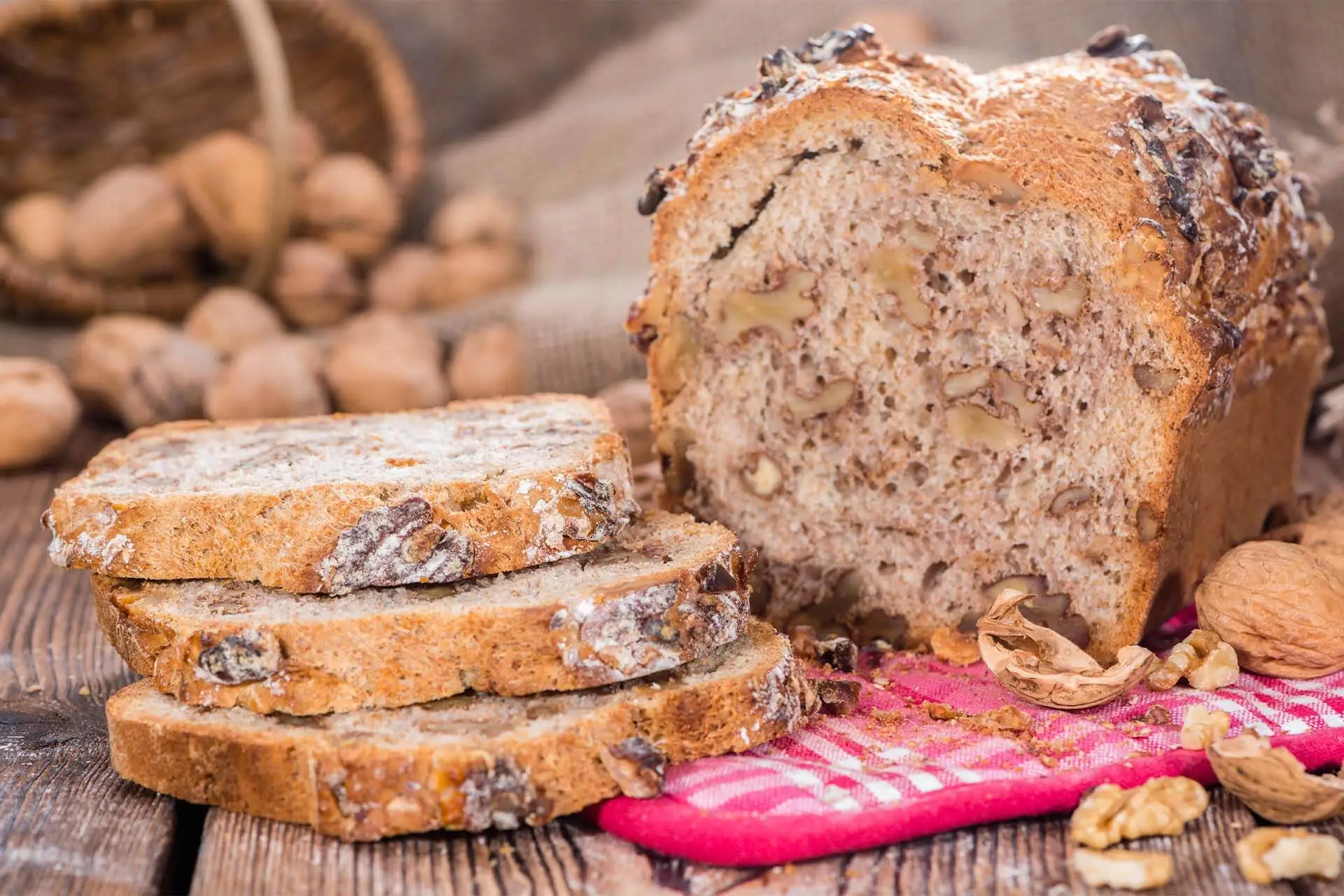 Walnussbrot: Rezept mit Dinkelmehl | GartenFlora