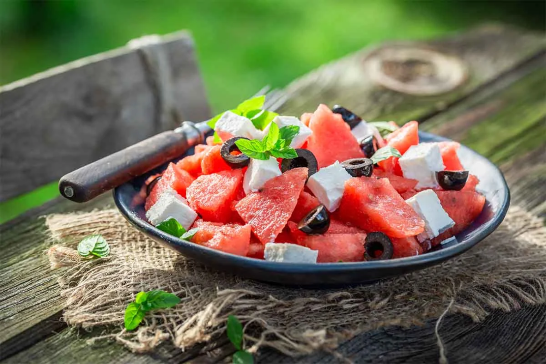 Sommersalat mit Melone und Feta [Foto: AdobeStock_Shaiith]