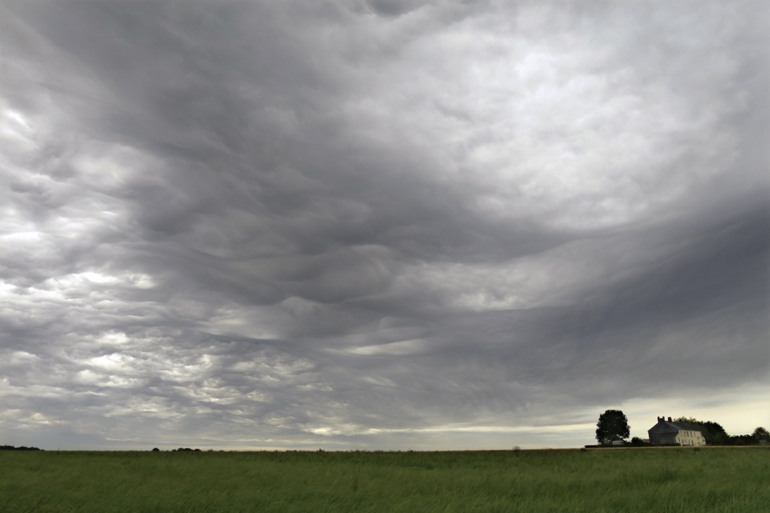 Altostratus, mittelhohe Schichtwolke